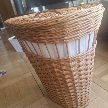 Panier à linge à céder pas cher
