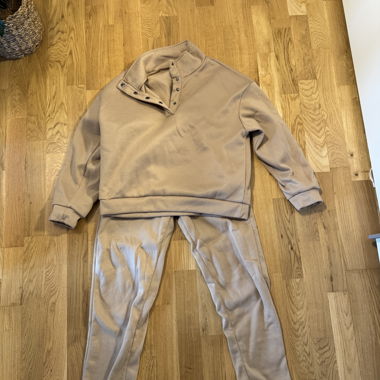 Completo tuta beige
