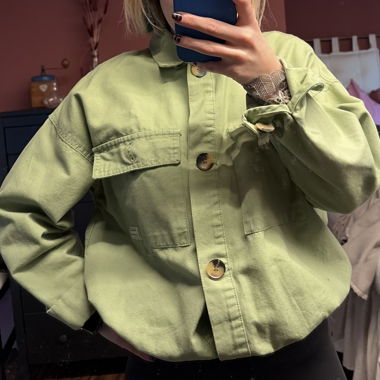 Grüne Übergangsjacke