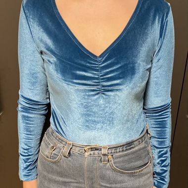 Samt Body hellblau Gr.S