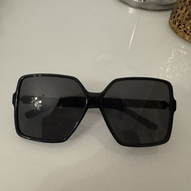 Lunettes de soleil noires
