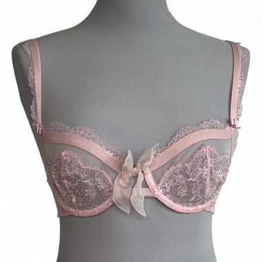 VICTORIA‘S SECRET SWAROVSKI BRA