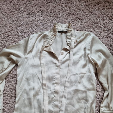 3 Blouses Like New for 12 CHF