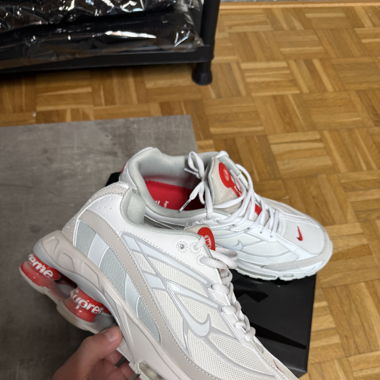 Supreme Nike Shox