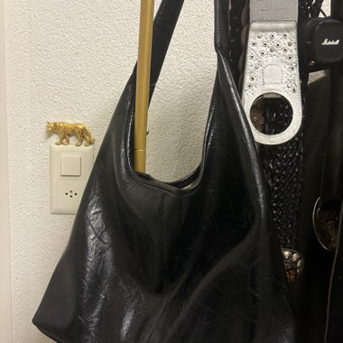 Black shoulder bag