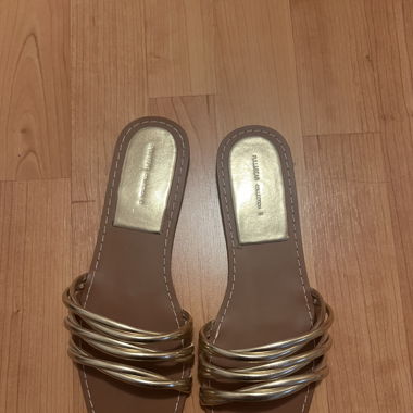 Chaussures d'été dorées