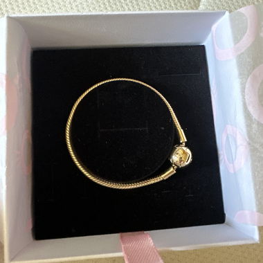 Bracelet doré Pandora