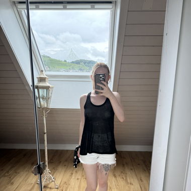 Schwarzes Top