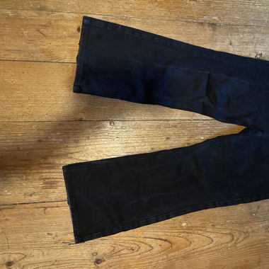 Schwarze Hose