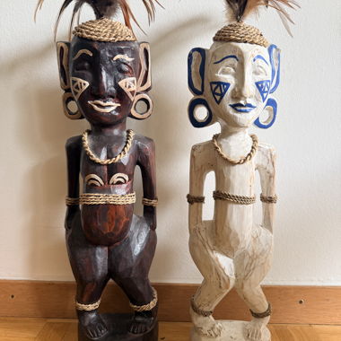 Paar Holz-tribale Statuen