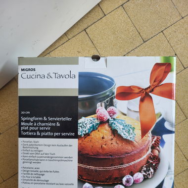 New Springform Pan & Serving Plate