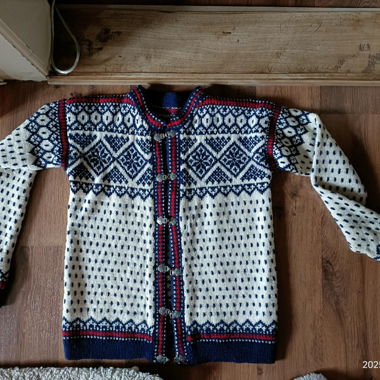Scandi cardigan with traditional fastenings