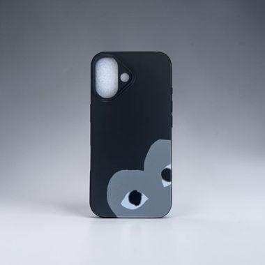 Coque noire motif yeux pour iPhone 16