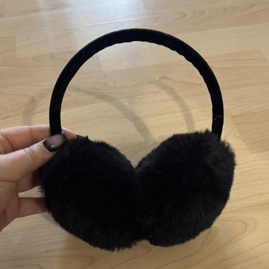 fluffy earmuffs / fluffige ohrenwärmer