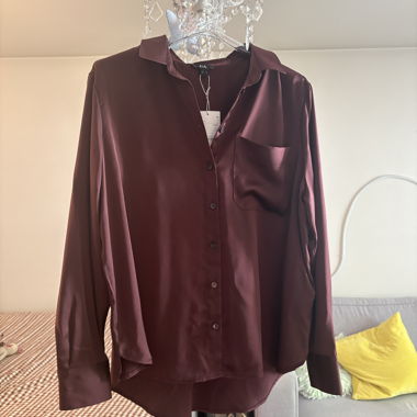 Blouse en satin bordeaux C&A NEUF