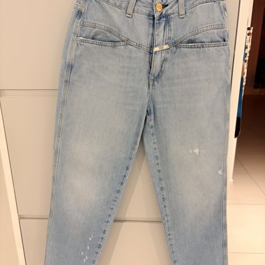 Closed Light Wash Mom Jeans