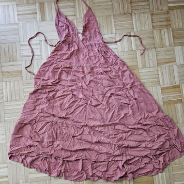 Rosa Neckholderkleid