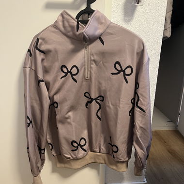 New cute bow sweater