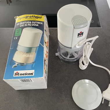 Elektrische Käsereibe 