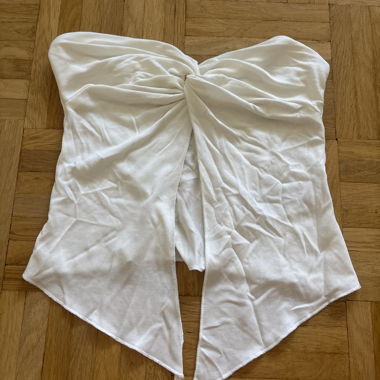 Top bianco senza spalline