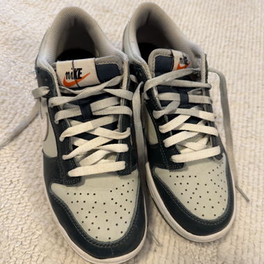 Shoe