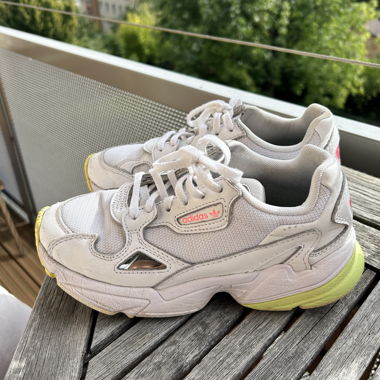 Adidas Falcon