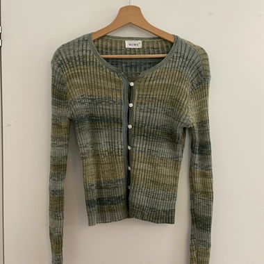 Gestreifte Strickjacke