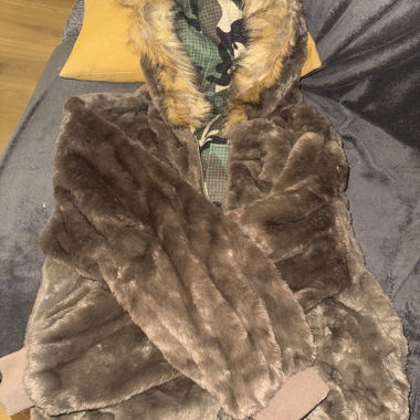 VESTE À CAPUCHE CAMOUFLAGE FOURRURE (BOMBER)