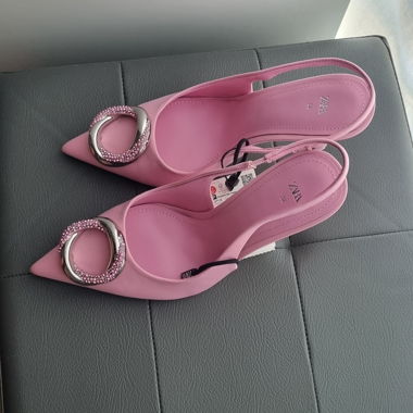 New pumps, size 38