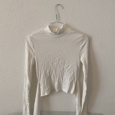 Maglione bianco con schiena scoperta NA-KD