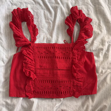 Haut rouge stradivarius porté une fois 
