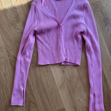 Cardigan a coste rosa