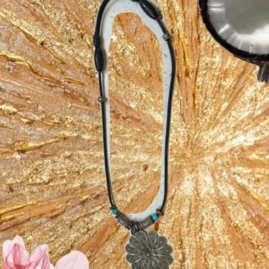 Blumenanhaenger Kette