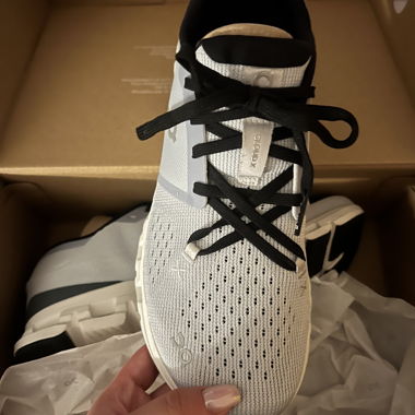 ON Cloud X Shoes EU 42.5 (never worn)