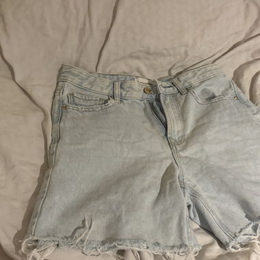 Pantaloncini in denim Stradivarius