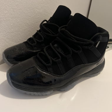 Jordan 11 Retro Cap and Gown