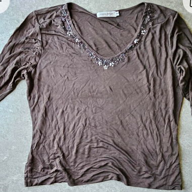 Louisa di capi t shirt