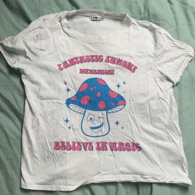 T-shirt grafica bianca