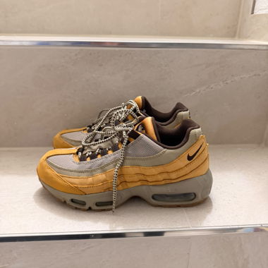 Nike Sneaker