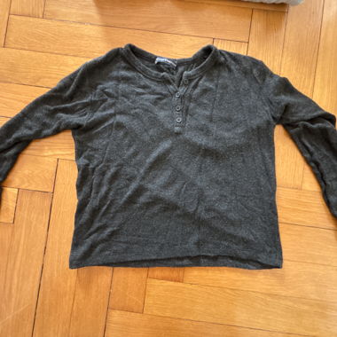 Smooth dark grey pullover