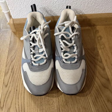 B22 Sneaker