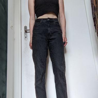 Jeans neri a vita alta