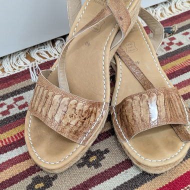 Mibo wegeds pums / Sandales à talon compensé