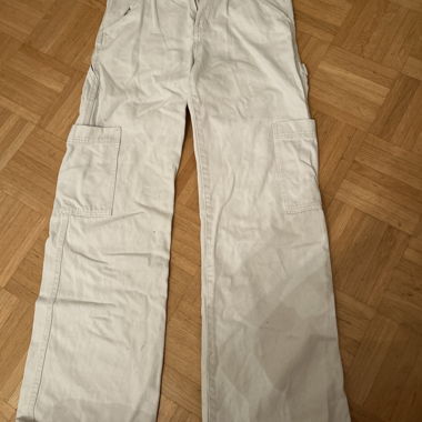 Pantaloni cargo