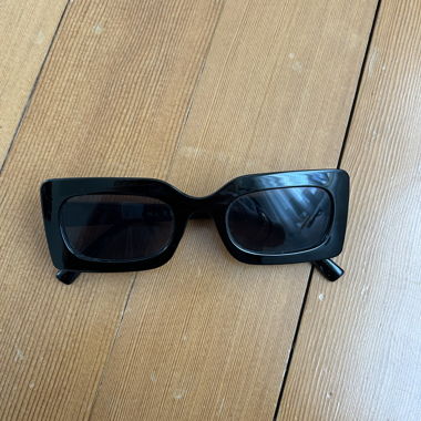 black sunglasses