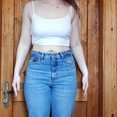 High-Waist Jeans