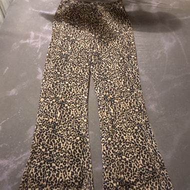 Pantaloni maculati