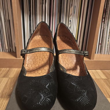 Black Chie Mihara Heels