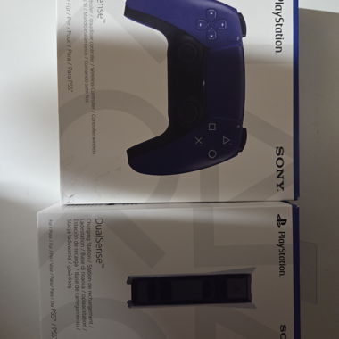 Manette PS5 Galactic Purple avec station de charge