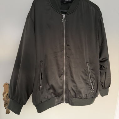 Bomber noir 